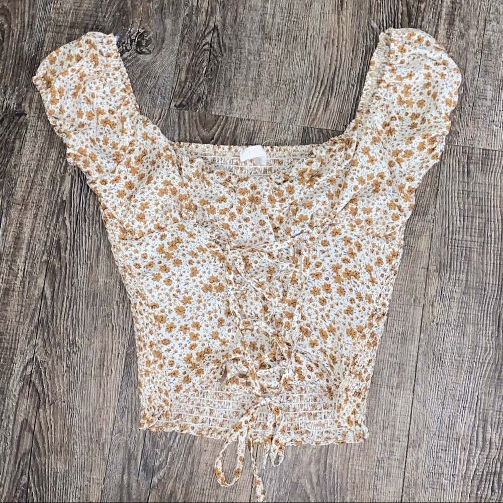 Floral top size medium